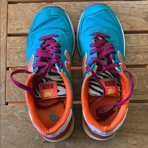 **Multicolor New Balance 574 shoes